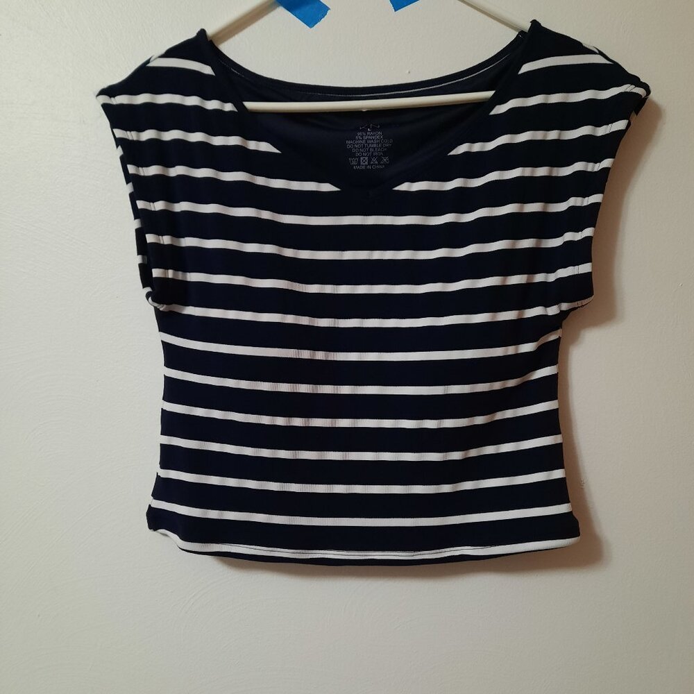Wide V-Neck Brami